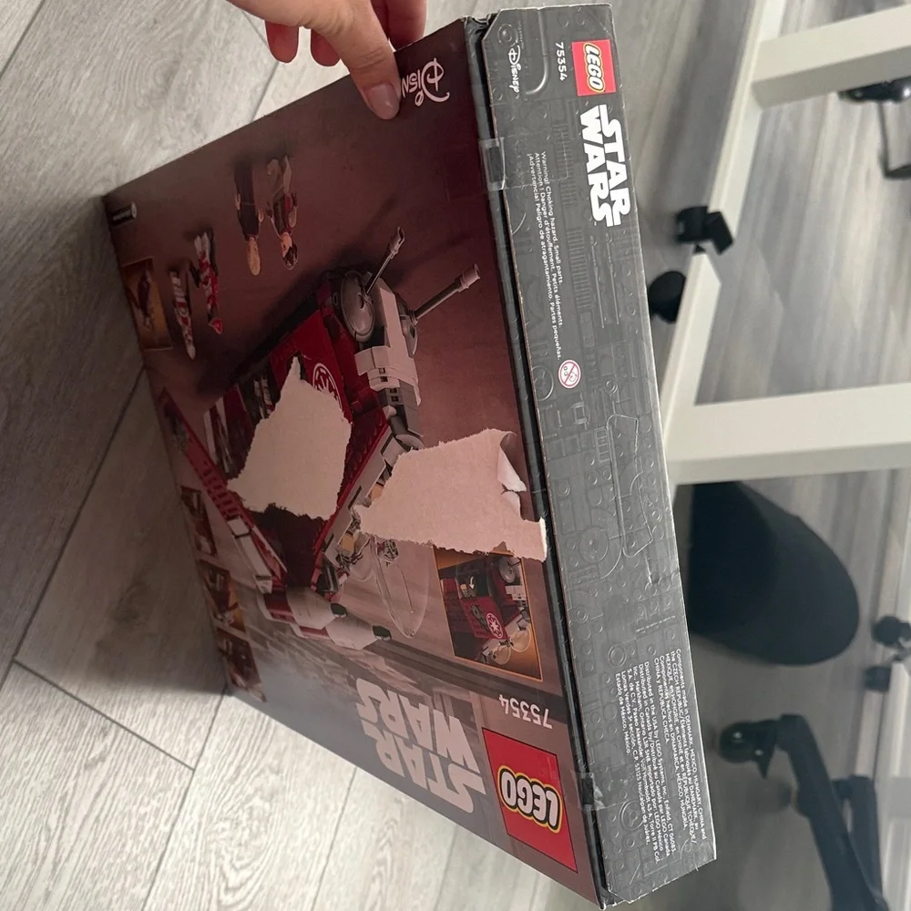 Lego Star Wars Republic Gunship - Red and White - Picture 3 of 3
